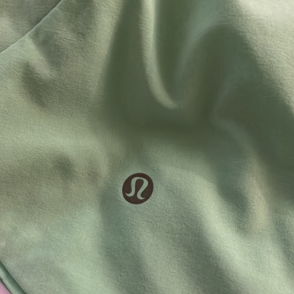 Lululemon reversible shorts - practically new - Picture 4 of 5